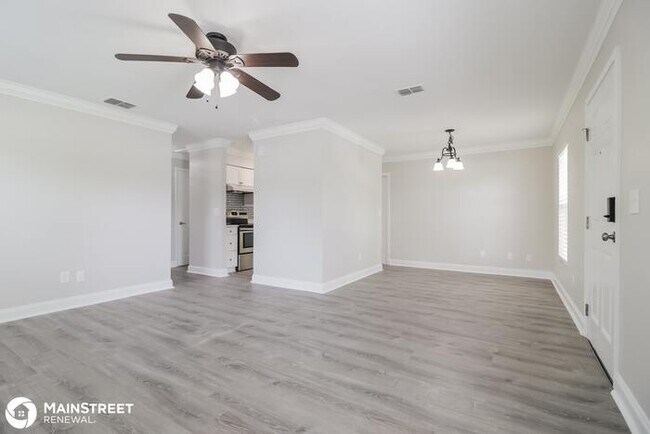 Building Photo - 505 E Palmetto Ave