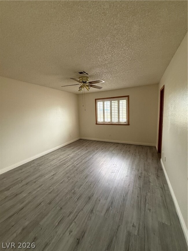 Building Photo - 6687 W Tropicana Ave