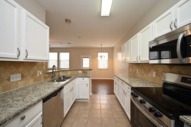 Building Photo - 6127 Yorkglen Manor Ln