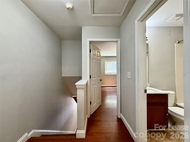 Building Photo - 1207 Green Oaks Ln