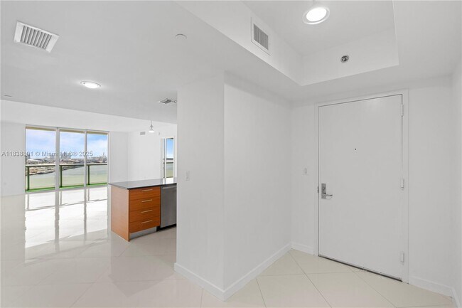 Building Photo - 50 Biscayne Blvd