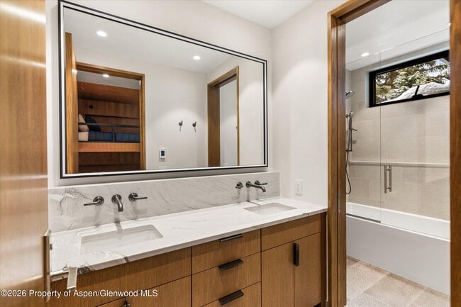 Building Photo - 99 Forest Ln