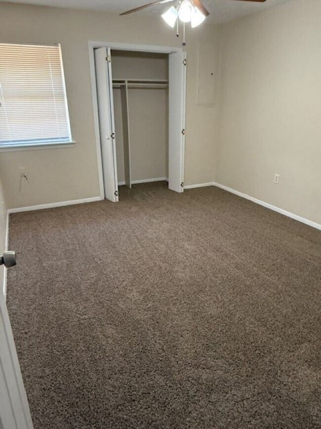 Building Photo - 6929 SW Hampshire- AVAILABLE NOW!