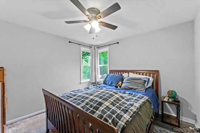 Building Photo - 5139 S Narragansett Ave