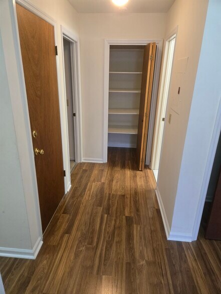 Building Photo - 17 Intervale Ave
