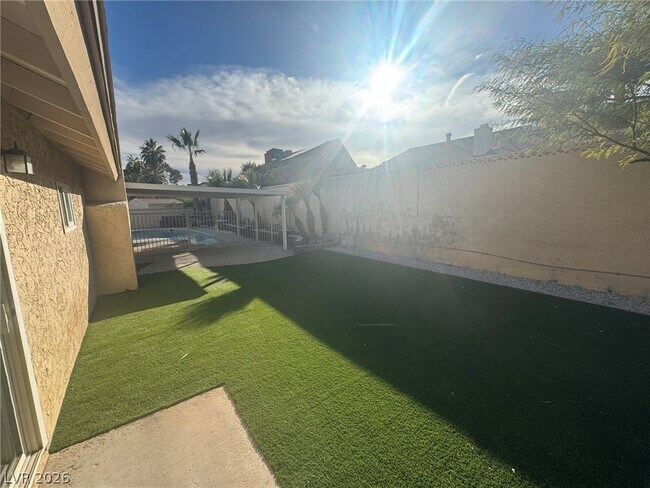 Building Photo - 4171 Victoria St