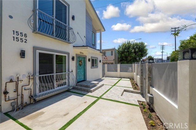 Building Photo - 1556 S Bundy Dr