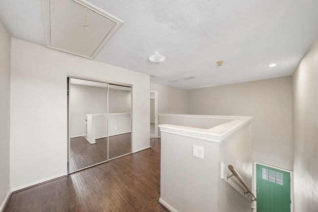 Building Photo - 5113 Lindsay St