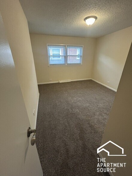 Building Photo - 115 W Ash St