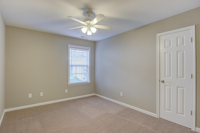 Building Photo - 1007 Brickstone Dr