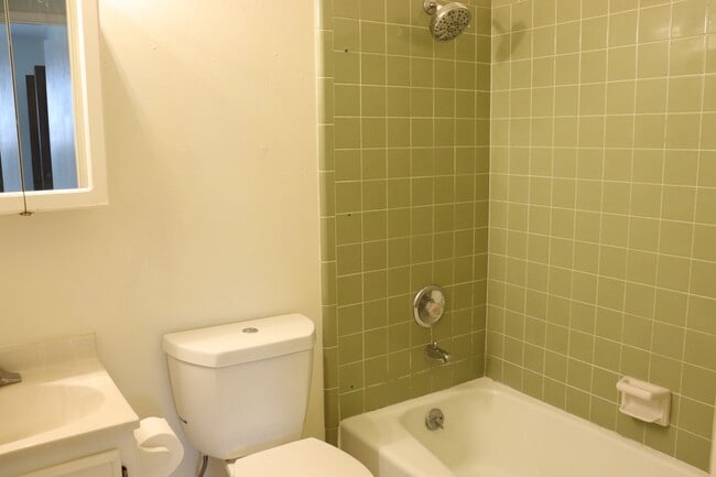 Building Photo - 3 bedroom home