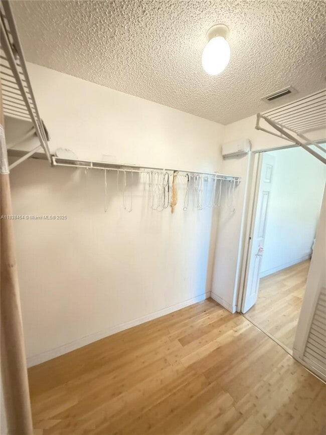 Building Photo - 5338 NW South Crisona Cir