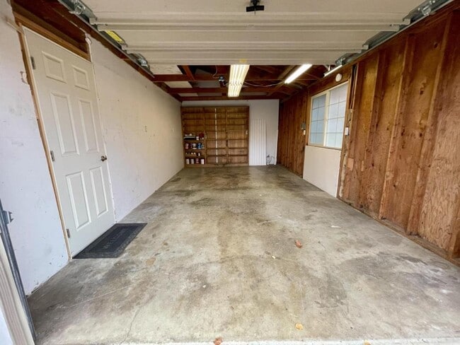 Building Photo - 277 E First Ave