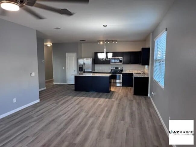 Building Photo - Amazing 4 bedroom, 2 bathroom house in Mil...