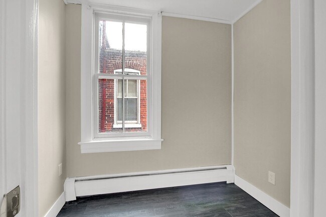 Building Photo - Coming Soon! Spacious 4 Bedroom, 1 Bath Home in North York!