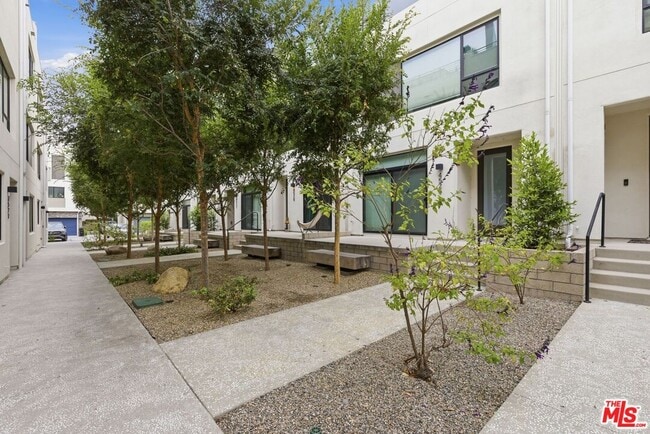 Building Photo - 1605 Arla Way