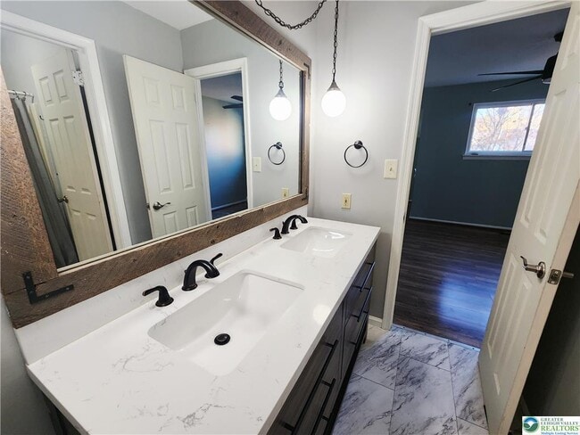 Building Photo - 241 Willow St