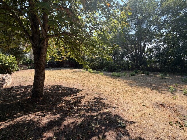 Building Photo - 4132 S Carter Cir