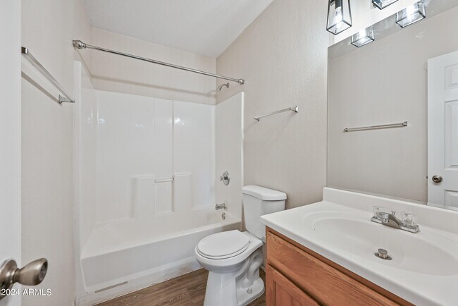 Building Photo - 3141 E Cypress St