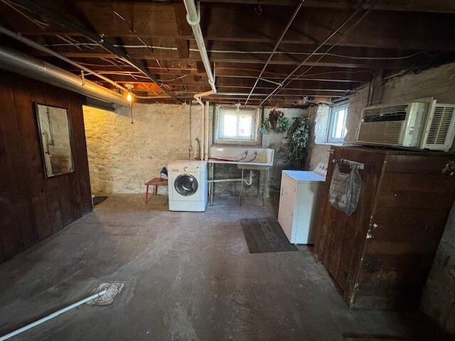 Building Photo - 9012 Eden Ave