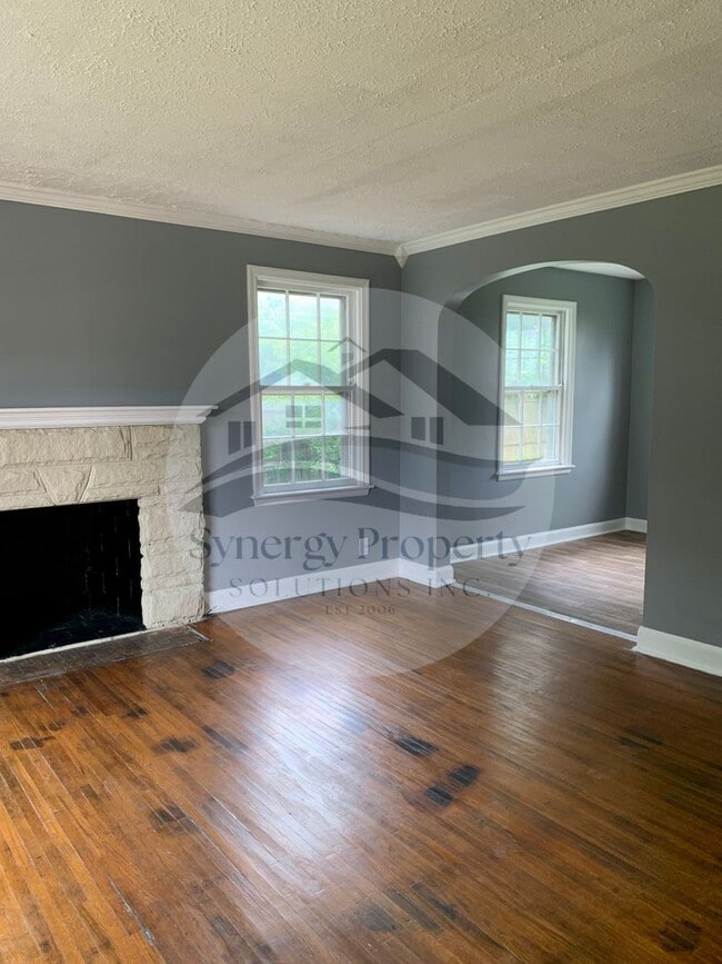 Building Photo - Coming Soon !3 Bedroom, Garage June 6th