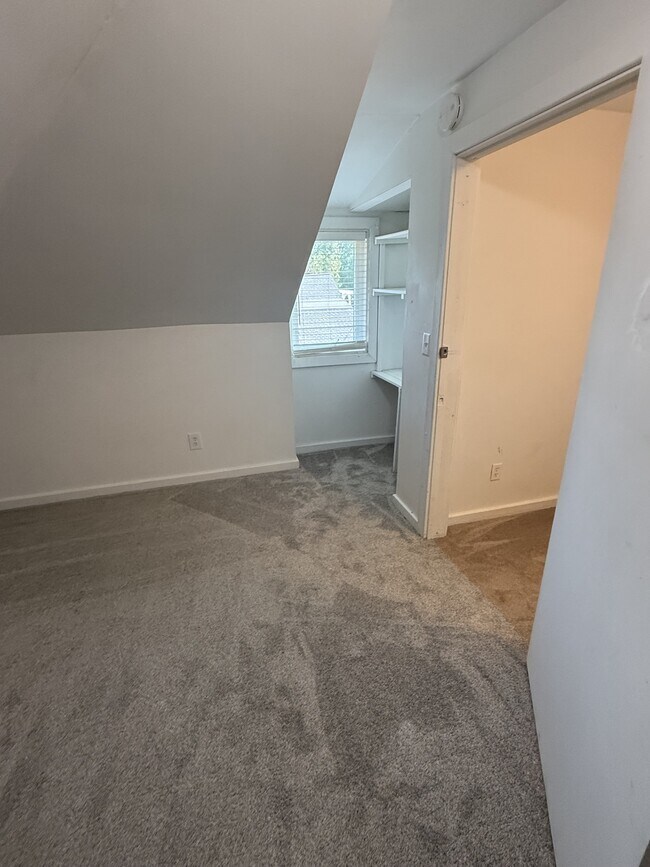 Building Photo - 57 E Ash St