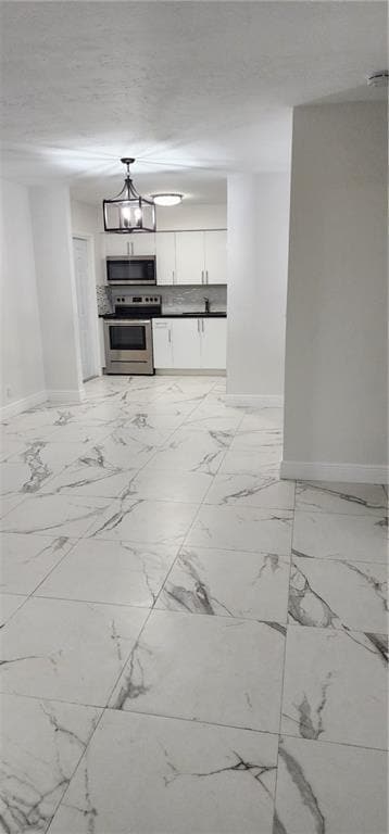 Building Photo - $2,350MONTHLY;900 SW 11TH ST #3 HALLENDALE...