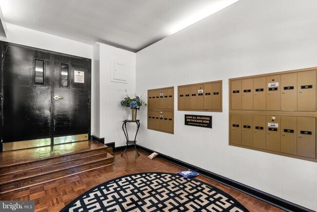 Primary Photo - 7630 Tomlinson Ave