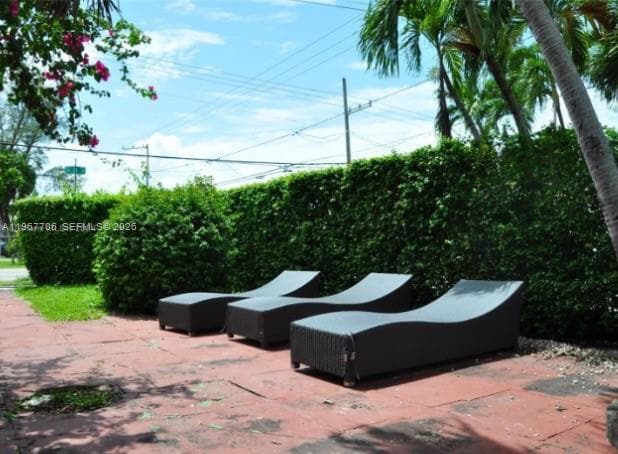 Building Photo - 2401 SW 31st Ave