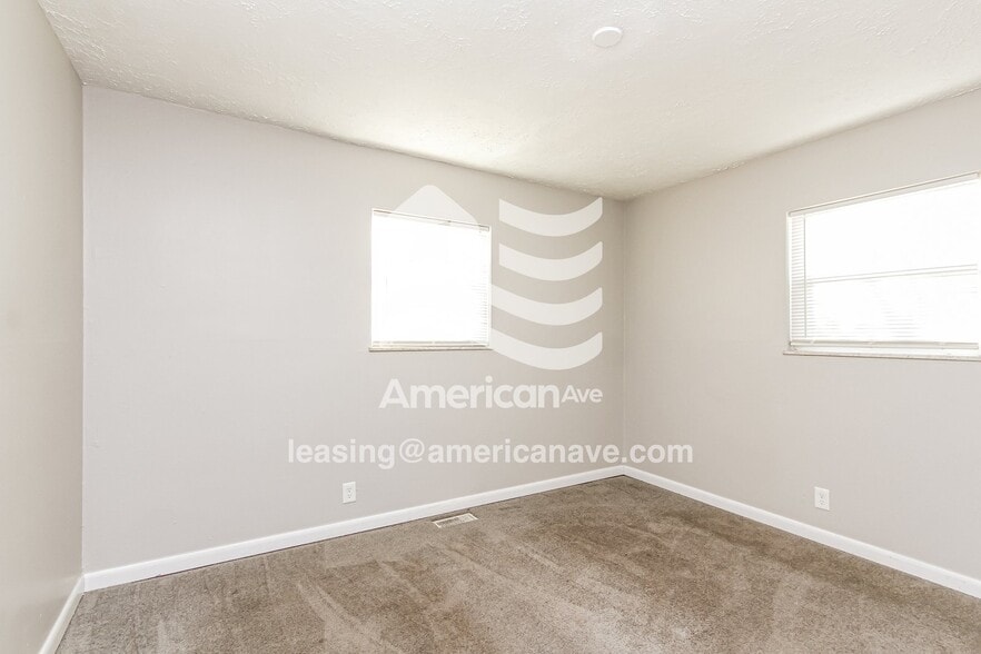 Building Photo - 2932 Lasalle St