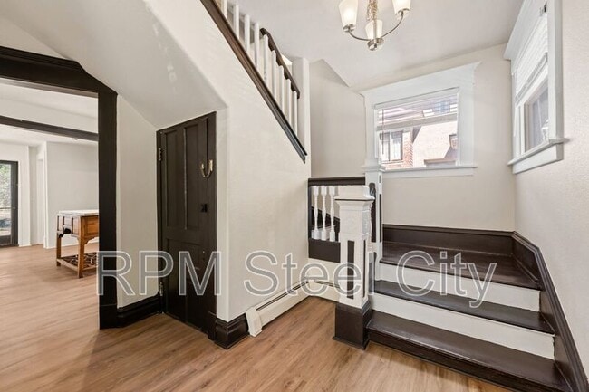 Building Photo - 2125 N Grand Ave