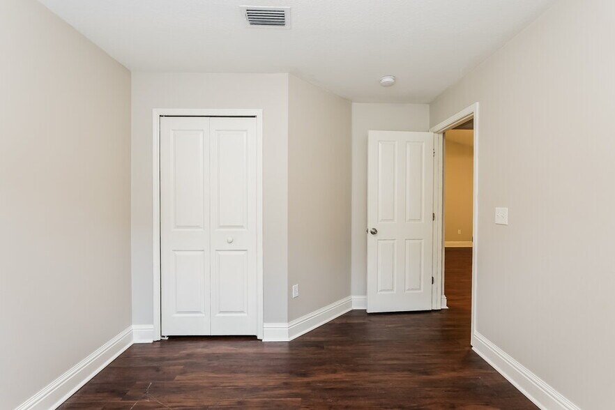 Building Photo - 1745 Kirtley Dr