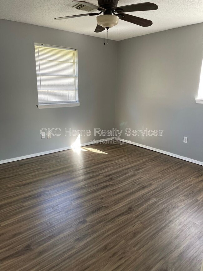Building Photo - 513 Sunnyside Pl