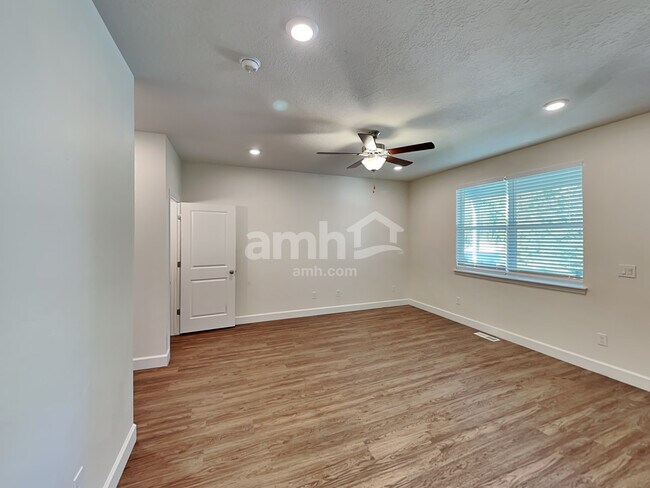 Building Photo - 4383 N Morgan Way