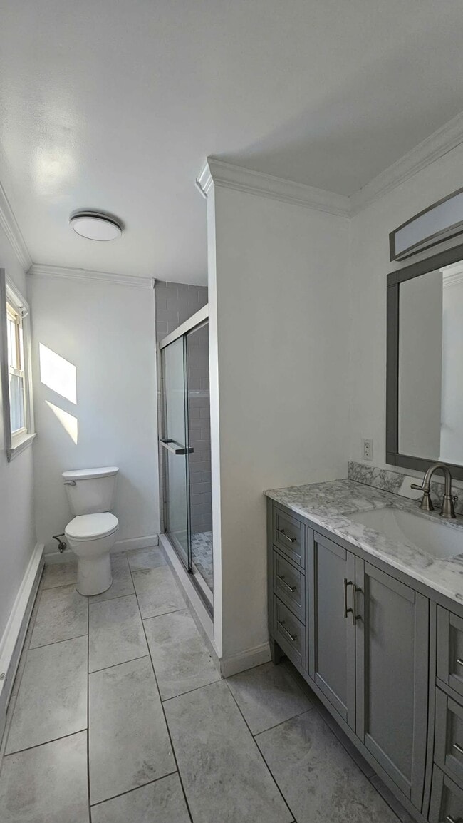 Building Photo - 32 Norwood St