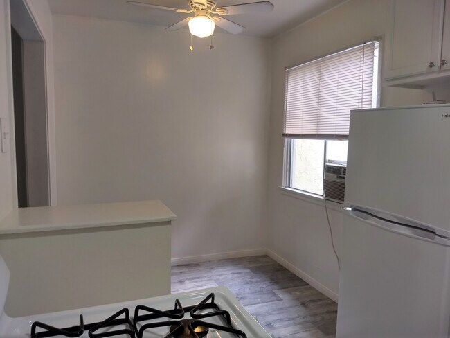 Dining Area - 206 N Florence St