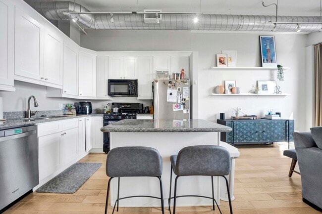 Building Photo - 1301 W Madison St