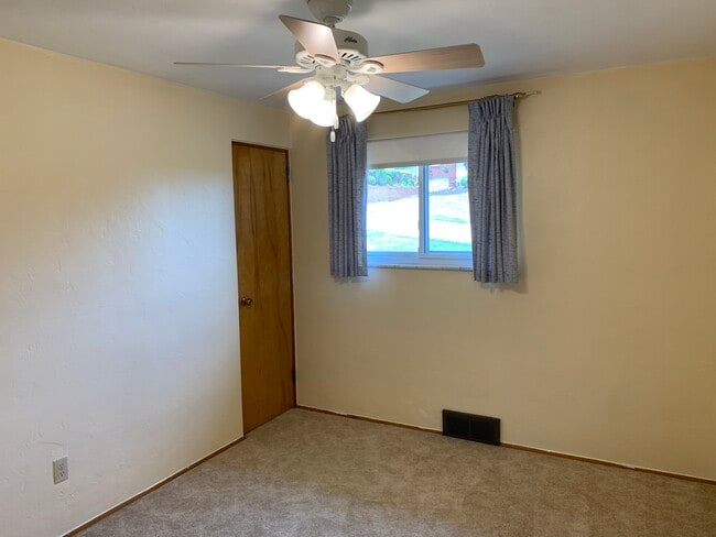 Building Photo - 158 Arla Dr