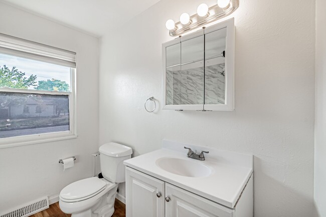 Building Photo - Affordable 4BD, 2BA East Denver Home