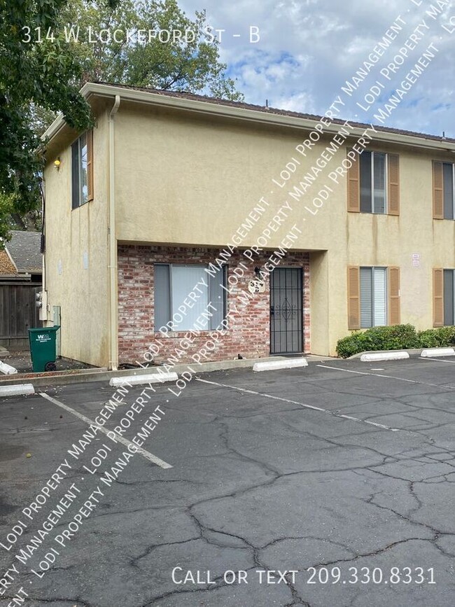 Primary Photo - 2 Bedroom Townhome