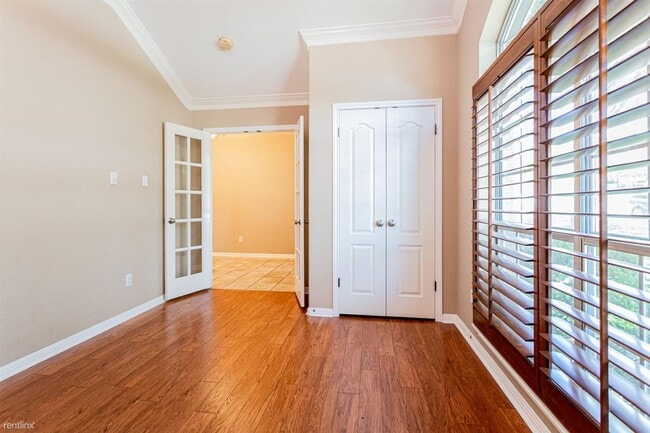 Building Photo - 4 br, 2 bath House - 2407 Tivoli Dr