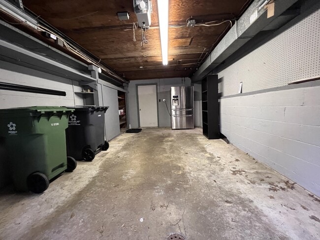 Building Photo - 3329 Collins Ferry Rd