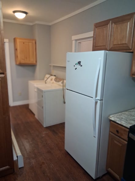 Building Photo - 15 School St