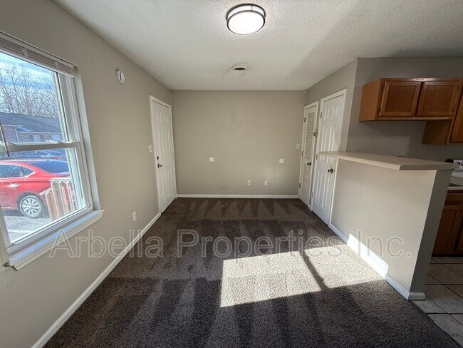 Building Photo - 1909 Cherokee Rd