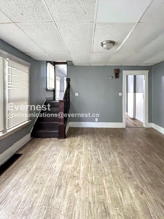 Building Photo - 2213 E 82nd St