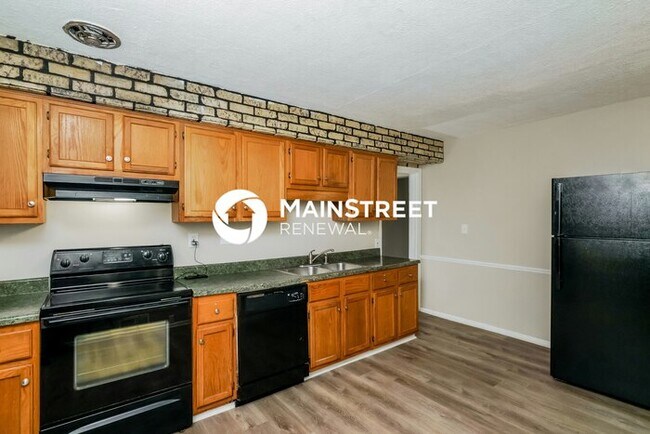 Building Photo - 4 Bedroom Pet-Friendly Home in Louisville,...