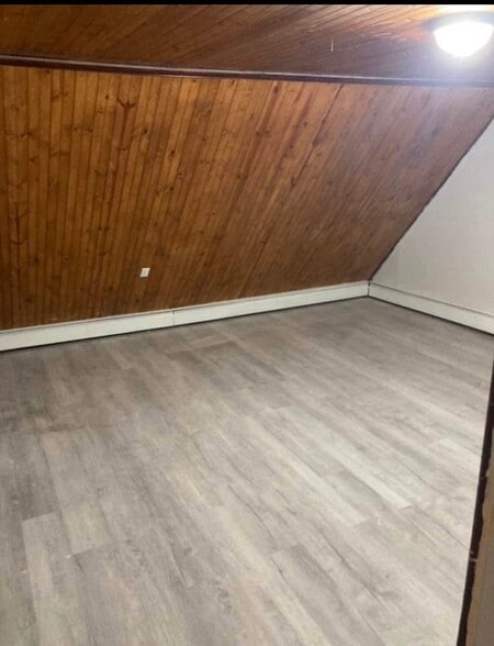 Building Photo - 7 Cottage Street Ext