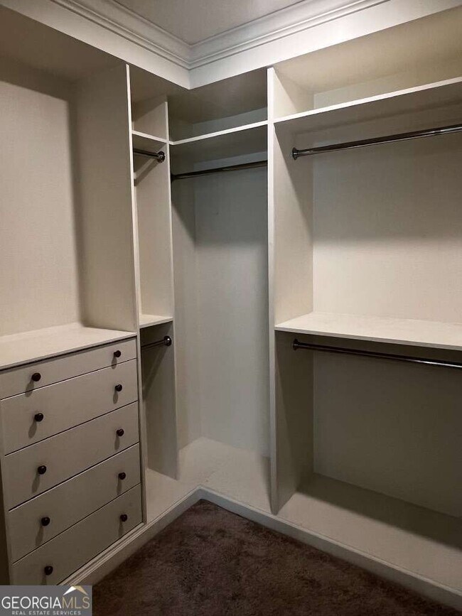 Building Photo - 226 Edgewater Dr