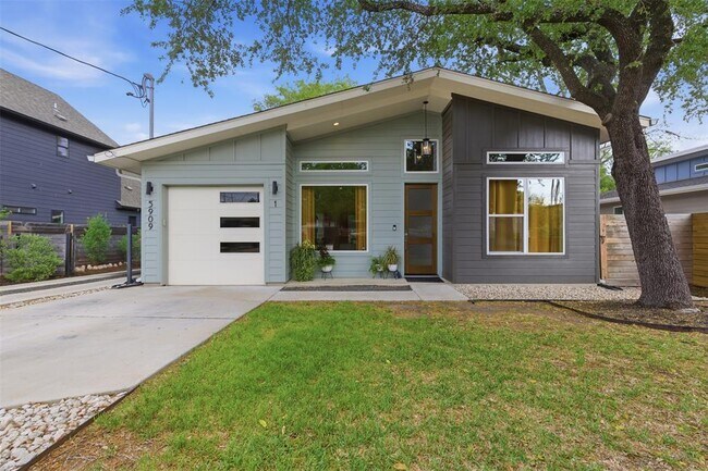 Building Photo - 5909 Nancy Dr
