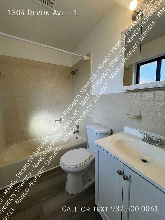 Building Photo - 1304 Devon Ave